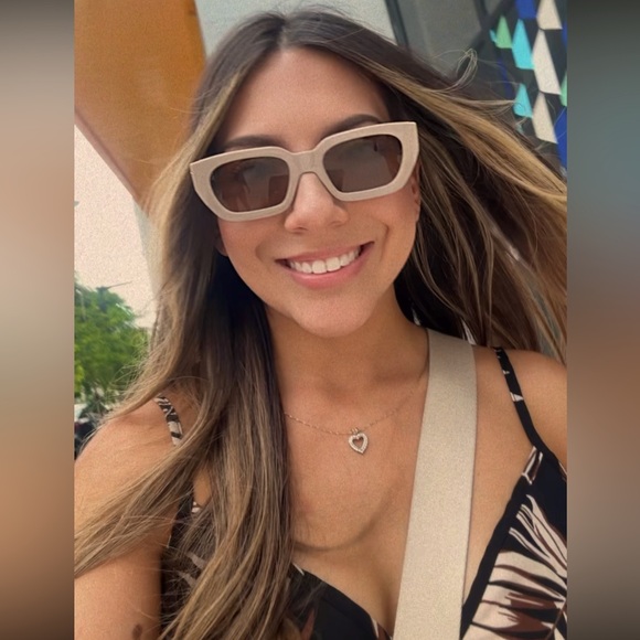 Meet your Posher, Brenda - Picture 1 of 1